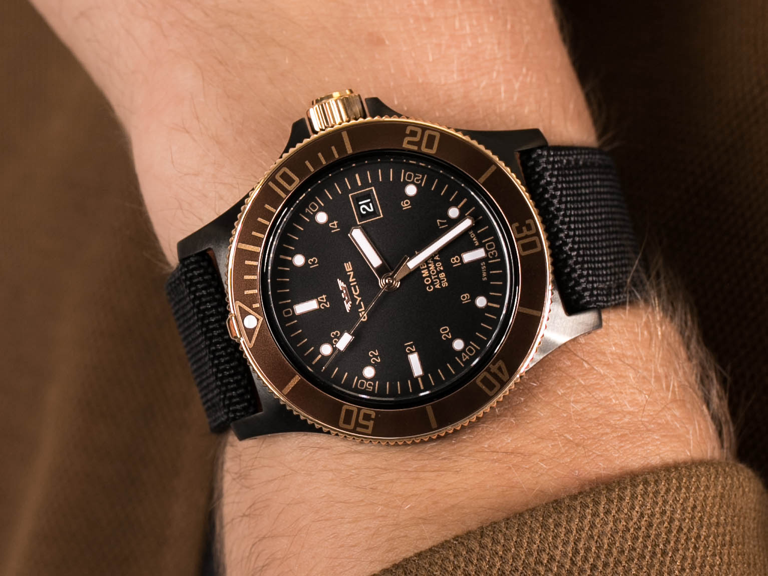 Montre Glycine Combat Sub GL0093 - Automatique Suisse - Boîtier Noir, Étanche 200m - Neuf Avec Défauts